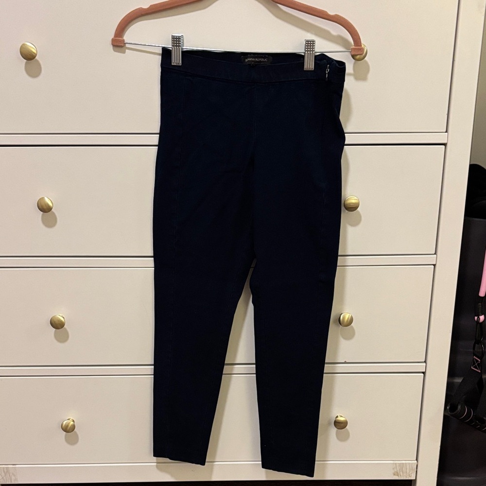Banana Republic Devon Pants in 2 petite - Navy
